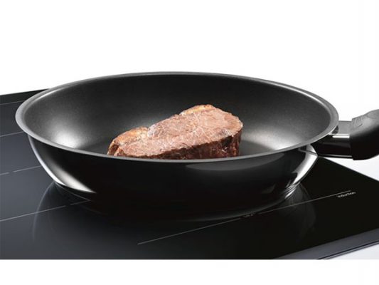 Bếp từ chỉ sử dụng được nồi chảo có đáy nhiễm từ tính