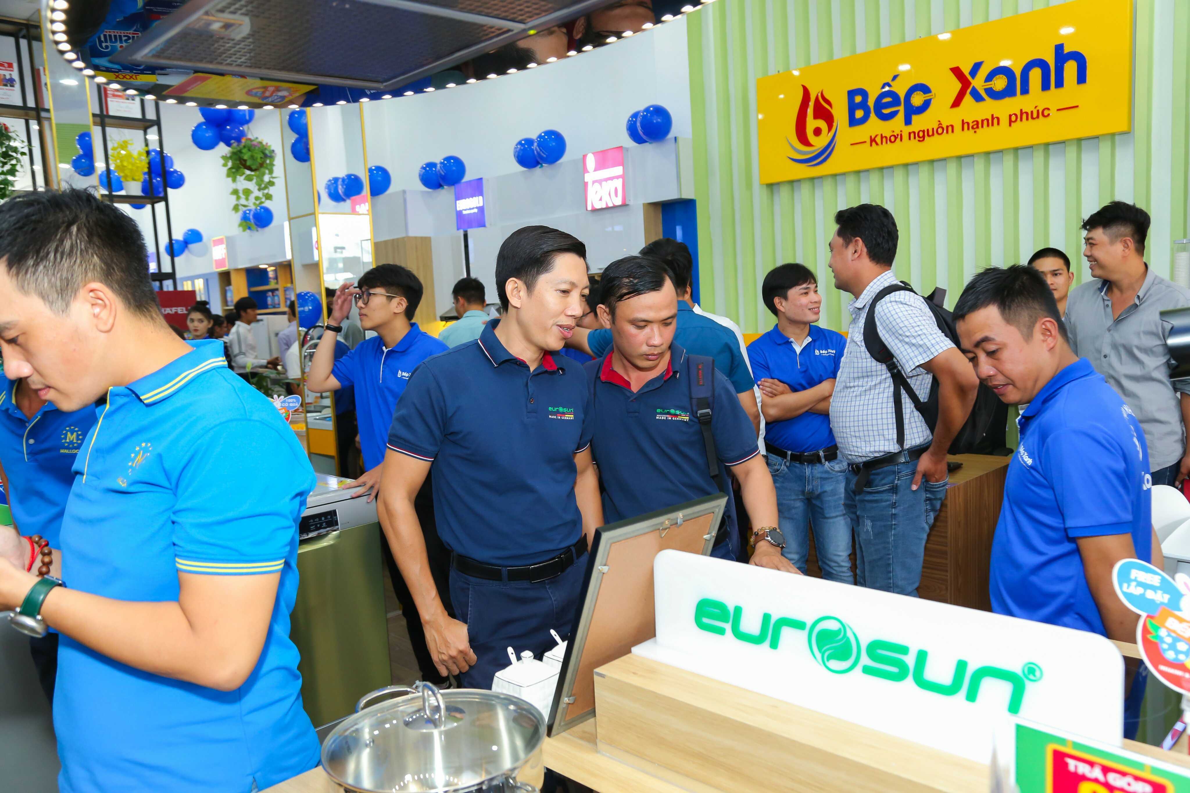 showroom malloca ủy quyền đảm bảo hàng chính hãng