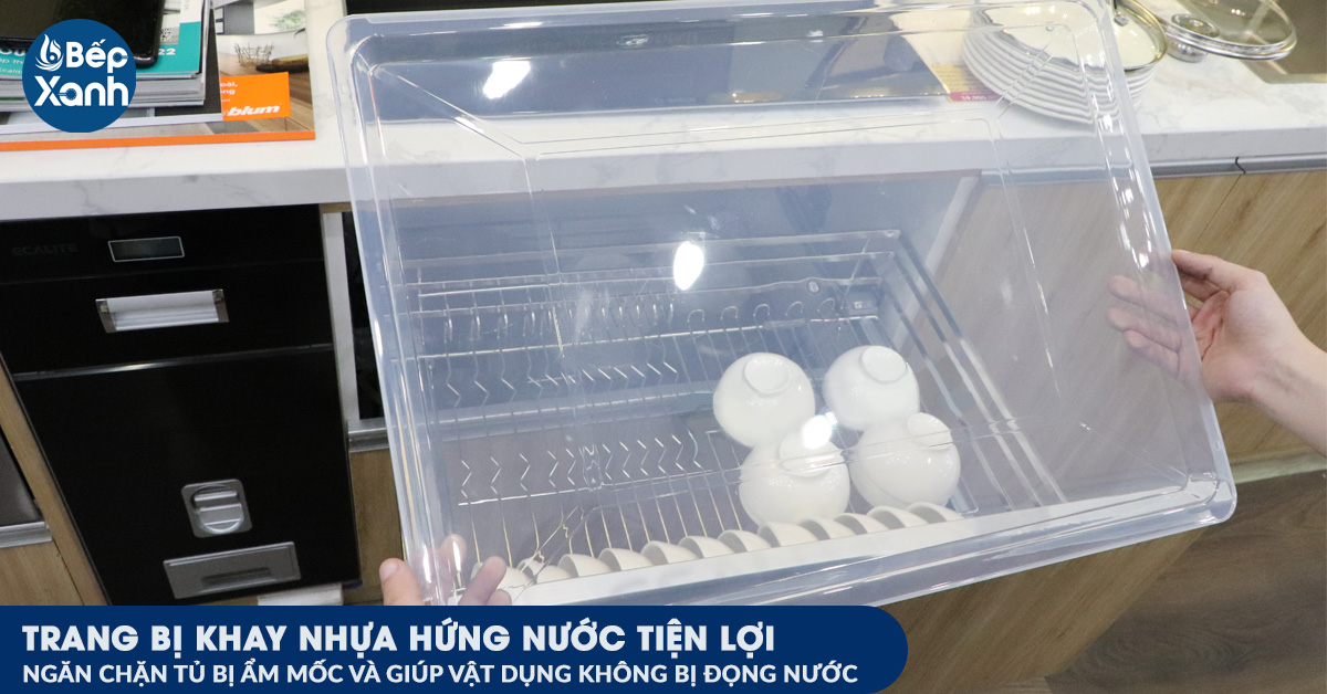 Trang bị thêm khay nhựa hứng nước cao cấp vô cùng tiện lợi