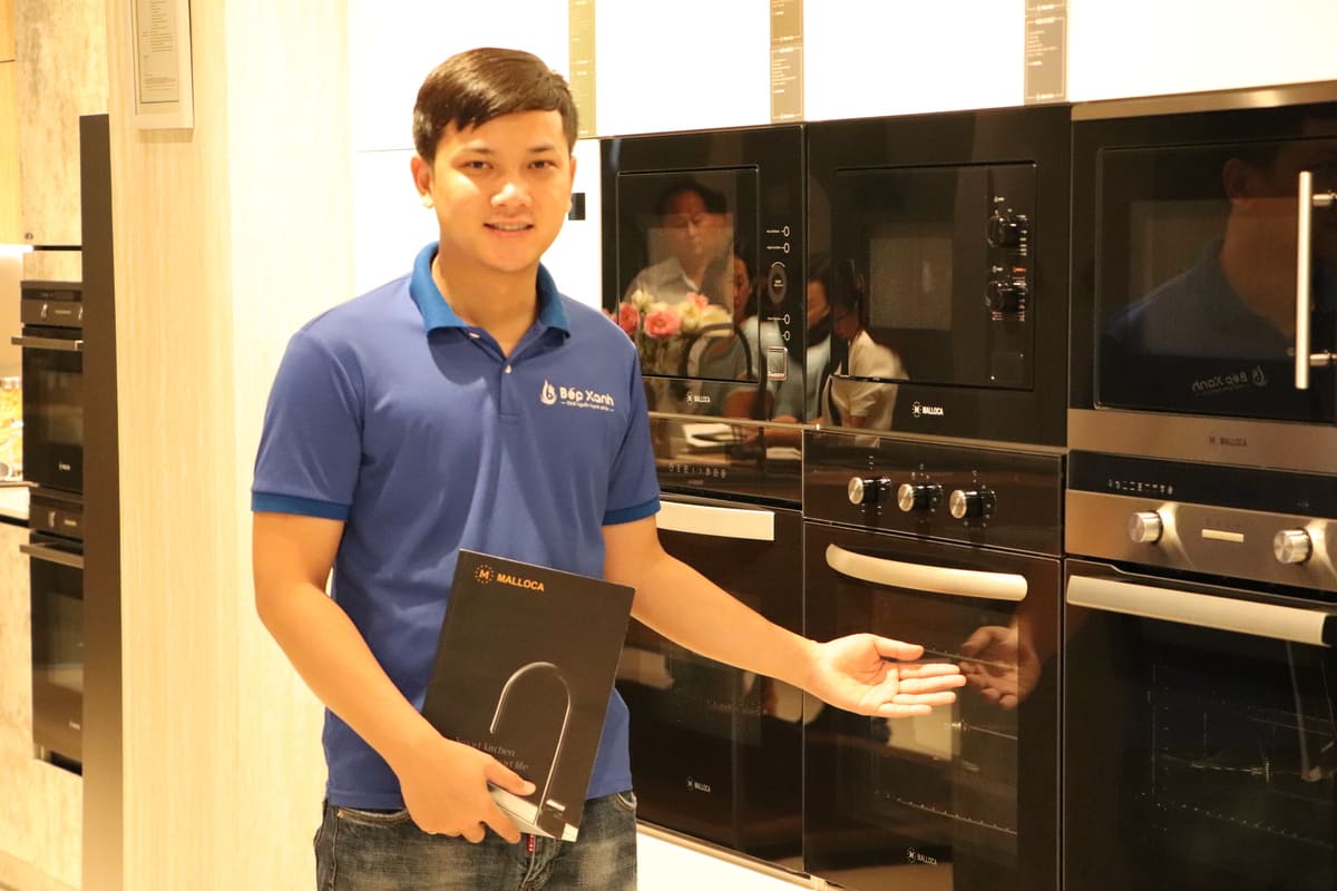 Lò nướng Malloca MOV 615 EST thiết kế đẹp