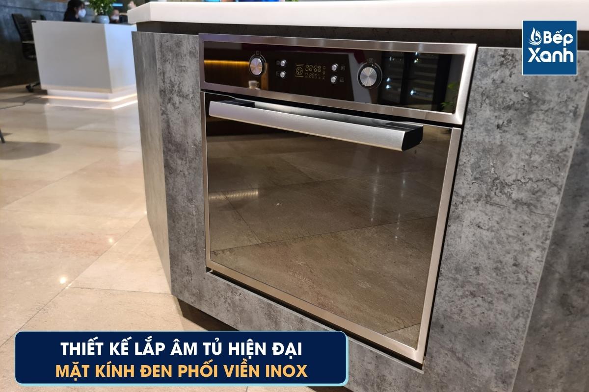 Thiết kế mặt kính đen phối inox hiện đại