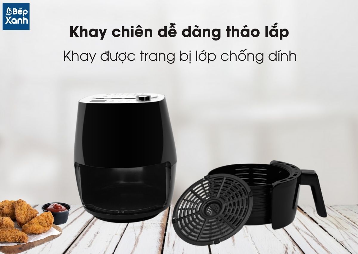 Khay chiên có lớp chống dính giúp dễ dàng vệ sinh.
