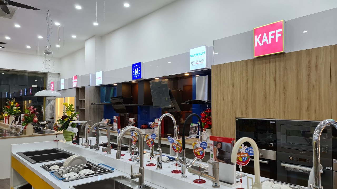 Vòi rửa chén thông minh tại bếp xanh